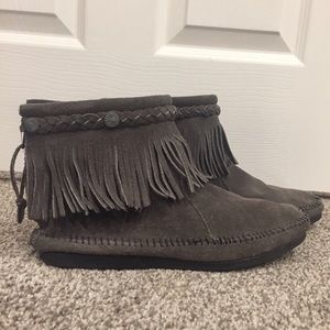 Minnetonka moccasins (gray)